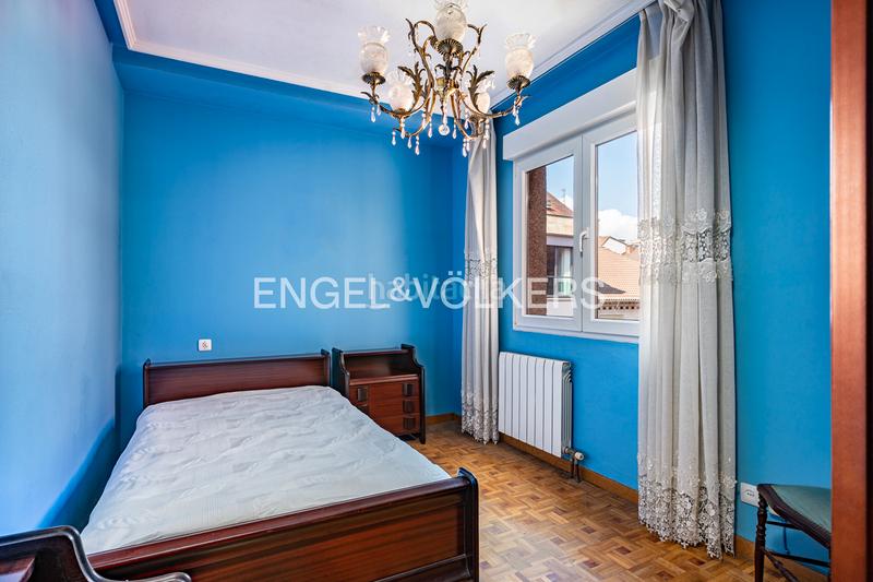 Foto 6777d1a5-b68c-4356-93d4-1e6fa749fa7d. Apartamento luminoso piso con altura junto a la playa de san lorenzo. en Gijón