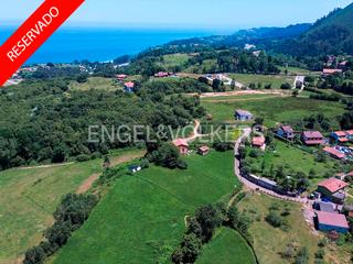 Terreny residencial a Caravia. Exclusiva parcela con vistas al mar en caravia