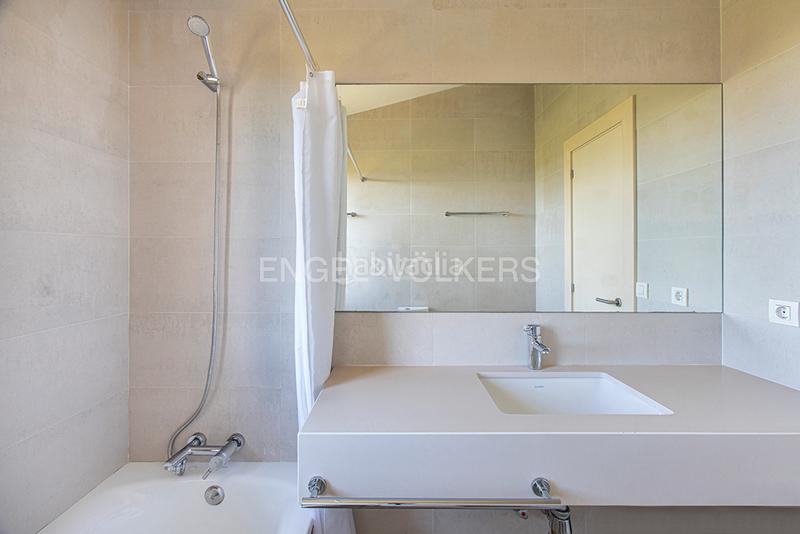 Foto 06f3d1b2-45cd-45b5-9bc6-7d651d05dcac. Casa exclusiva y encantadora casa con gran porcheypiscina en luanco en Gozón
