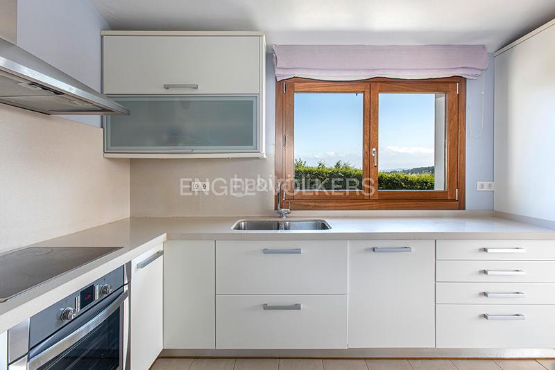 Foto 0915f374-ab8a-46d0-aa44-f356a7686f6f. Casa exclusiva y encantadora casa con gran porcheypiscina en luanco en Gozón