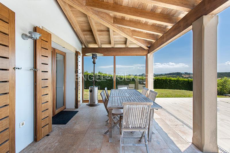 Foto ad2a9a35-9aa2-434d-8a9c-c47720687ba7. Casa exclusiva y encantadora casa con gran porcheypiscina en luanco en Gozón