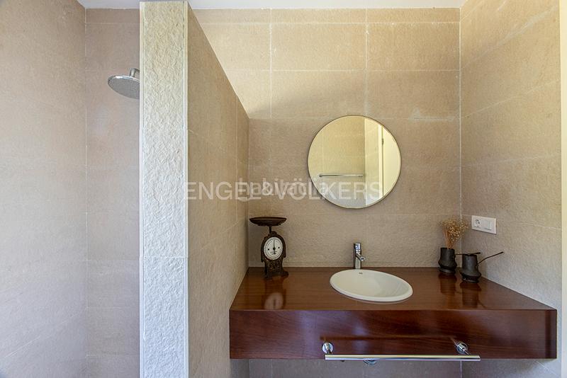 Foto b7c8a112-d15d-45c8-86e5-a63f5b563fcf. Casa exclusiva y encantadora casa con gran porcheypiscina en luanco en Gozón