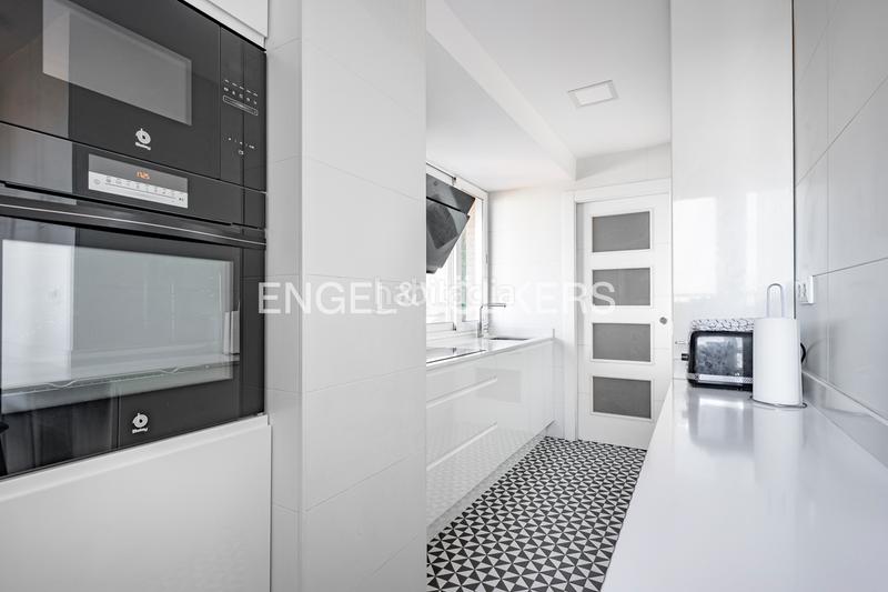 Foto 4e90fd5c-0cab-492b-a6d7-c8ad9cb8dc26. Ático exclusivo ático con gran terraza en el corazón del barrio del bibio. en Gijón
