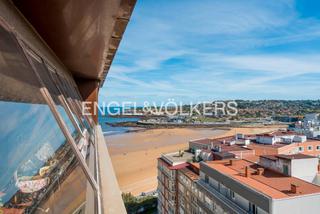 Appartement in La Arena. Exclusivo ático con terrazas y vistas al mar en la playa de san