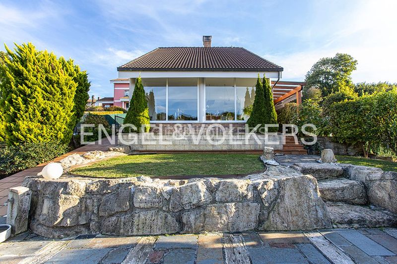 Foto 00e072db-921c-4e0e-b5ef-869e457d66fd. Casa amb calefacció aparcament a Somió Gijón
