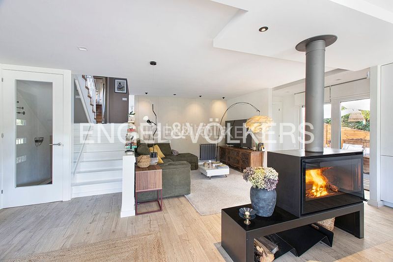 Foto 0dbff7a9-3e36-4216-ad8a-16863d753bf7. Casa amb calefacció aparcament a Somió Gijón