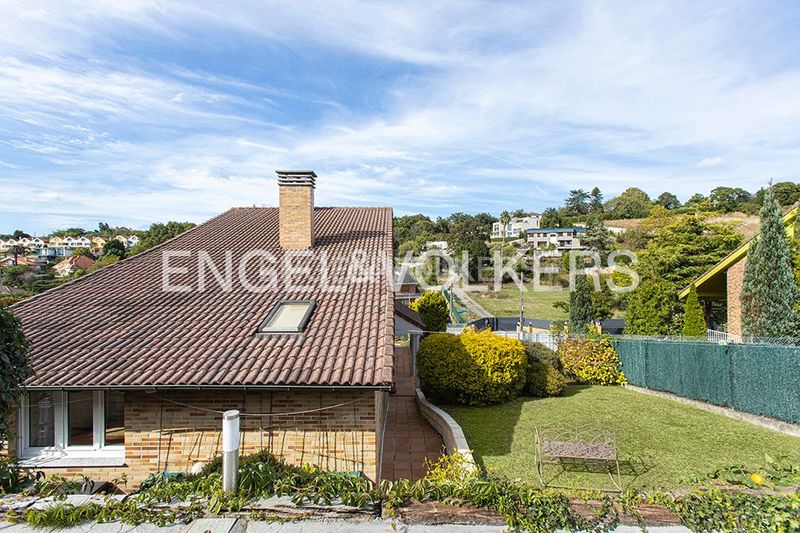 Foto 11c6d14e-7aa9-4986-8dda-e67d511bd9dc. Casa amb calefacció aparcament a Somió Gijón