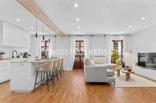 Appartement à Centro. Moderna y amplia vivienda con terraza en la calle uría, gijón