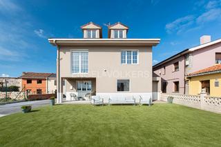 Casa a Piedras Blancas. Casa amplia y luminosa con vistas a salinas en san martín de las