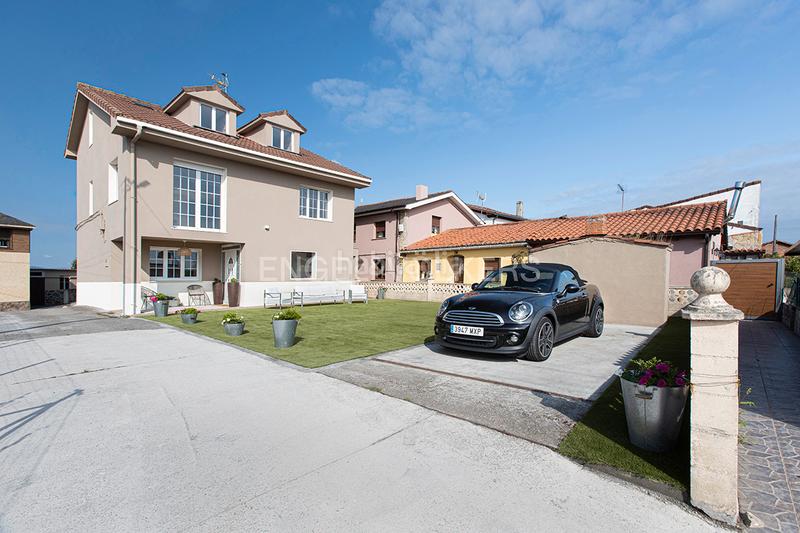 Foto 3782bd04-0a18-406c-be24-ade6dfad1cc2. Maison avec chauffage parking dans Piedras Blancas Castrillón