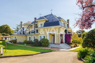 Maison à Somió. Magnífica villa en el corazón de somió