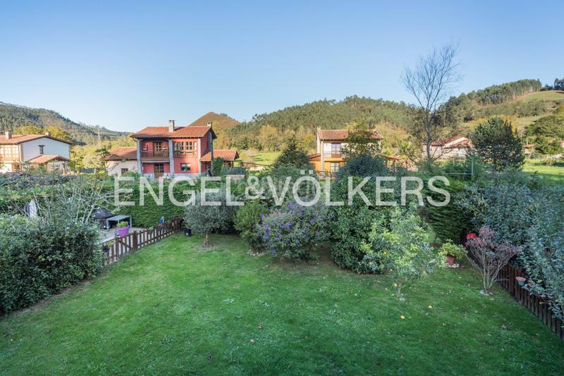 Foto f185498f-4f1e-45cc-9b27-0ad8232b332a. Casa con riscaldamento parcheggio in Vibaña-Ardisana-Caldueño Llanes