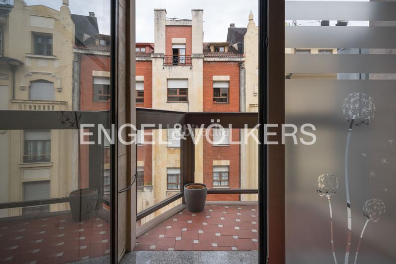 Foto 07cc52b3-62d5-49f4-88b5-9c202472e80a. Apartament amb calefacció a Parque San Francisco - Uría Oviedo