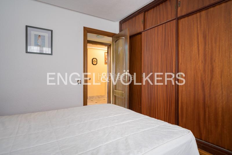 Foto 6efbd7e2-1a21-47b8-8df6-647ad4cd11a8. Apartament amb calefacció a Parque San Francisco - Uría Oviedo