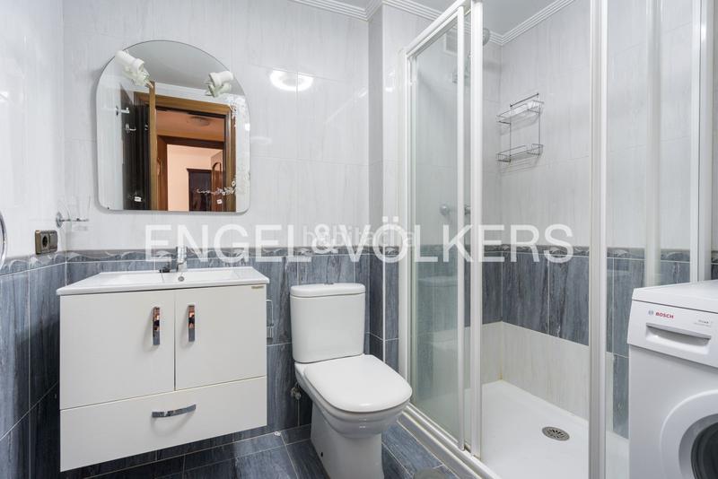 Foto c3ad50d4-d69d-43cd-8c2f-eb0977c6892e. Apartament amb calefacció a Parque San Francisco - Uría Oviedo