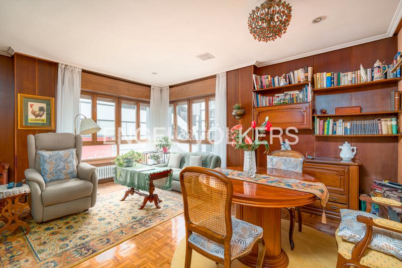 Foto ba6c195e-b88c-4195-ab2a-757d78688188. Piccolo appartamento con riscaldamento parcheggio in Oviedo