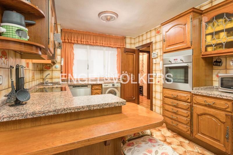 Foto ff5d2f60-8f7f-4ff1-b840-6f916d019e54. Piccolo appartamento con riscaldamento parcheggio in Oviedo