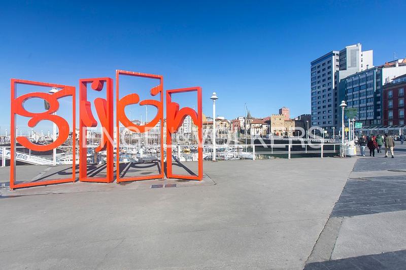 Foto 2a284bff-9e34-4211-8ef1-aea846871fad. Apartament amb calefacció a Centro Gijón