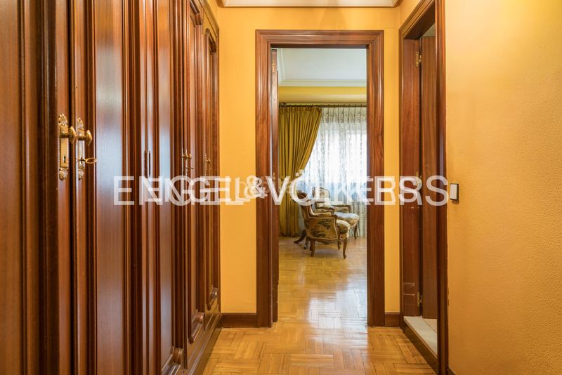 Foto e94c2d19-0c26-4a18-a38f-0e3d264f501a. Pis amb calefacció aparcament a Salesas - Foncalada - Campoamor Oviedo