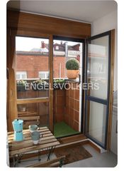 Etagenwohnung in Llano. Encantador ático de techos altos junto al centro.