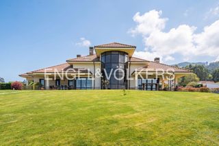 Casa a Cudillero. Exclusiva casa con piscina y gran jardín