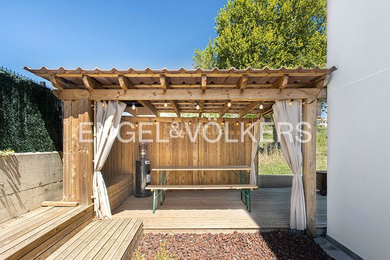 Foto ebe2e8cd-9c8f-4714-9148-1a285c21f962. Casa adossada amb calefacció aparcament a Noreña