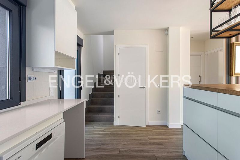 Foto ef6b79be-b1cc-457d-8cad-f22d9f1405d8. Casa adossada amb calefacció aparcament a Noreña