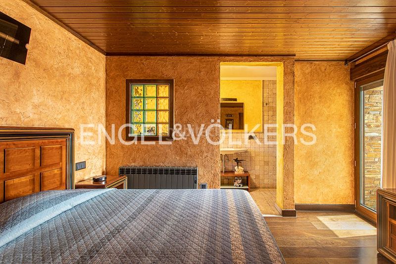 Foto cb385f80-abb2-4eef-82fa-60523fbf69e0. Casa amb calefacció aparcament a Colunga