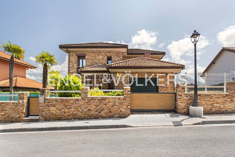 Foto e7f50e83-a6df-4c34-a1d8-7d35f08e9a3e. Casa amb calefacció aparcament a Colunga