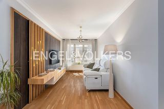 Flat in El Polígono. Ático dúplex con garaje totalmente renovado