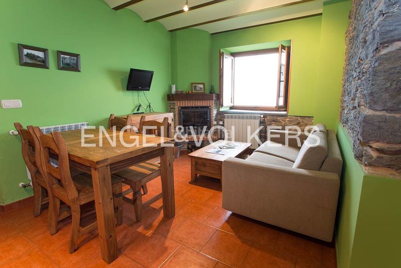 Foto 5901e73f-9511-454d-b55a-6ef9931e09e8. Casa amb calefacció aparcament a Valdés
