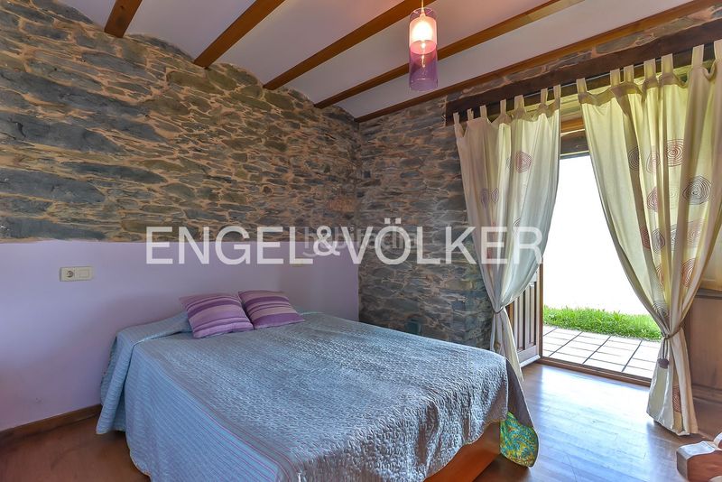 Foto 7eb6c5f5-e909-44a3-b72d-5fe1a149f034. Casa amb calefacció aparcament a Valdés