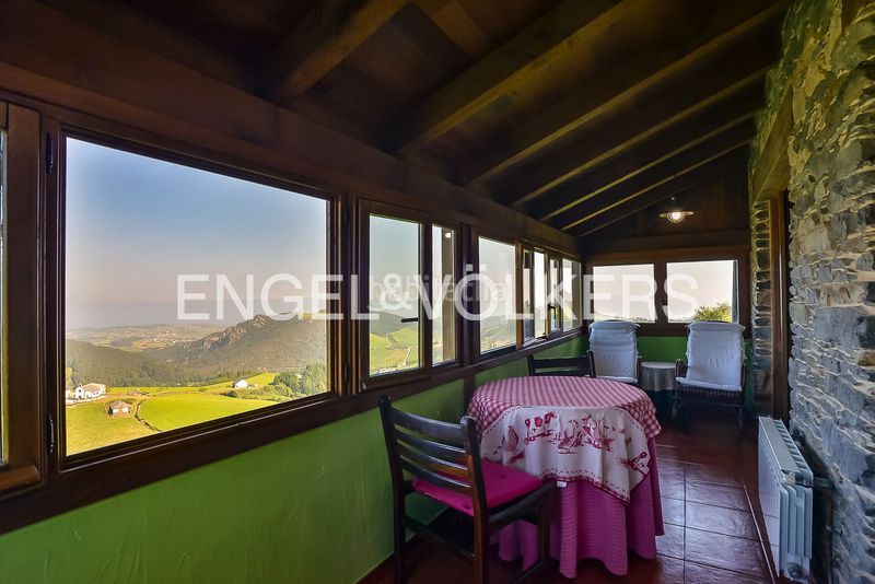 Foto af88a6a7-599c-4c22-bd1e-6f437dc51261. Casa amb calefacció aparcament a Valdés