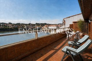 Dúplex a Luanco-Aramar-Antromero. Ático con terraza sobre el mar de luanco