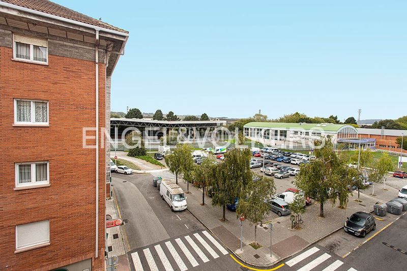 Foto f00815c6-3aa7-4e5b-8ed4-172d92158bcd. Pis amb aparcament a El Natahoyo Gijón