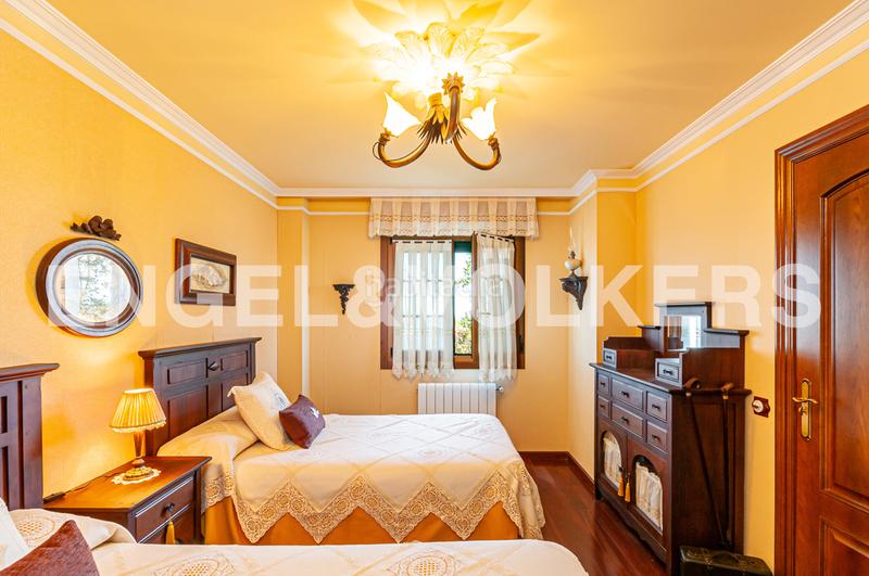 Foto 5ae0e9c9-5461-419b-a261-e3a8bdda6a70. Casa con riscaldamento parcheggio in Colunga