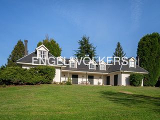 Casa in Llanera. Magnífica propiedad en pruvia