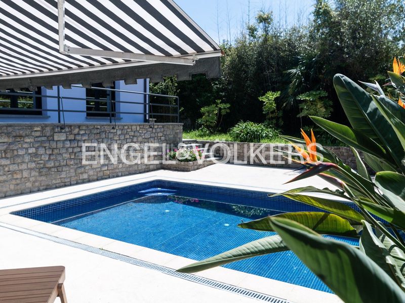Foto 14cc1337-aa14-4354-895e-8b91445ce2bb. Casa amb calefacció aparcament piscina a Llanes pueblo Llanes