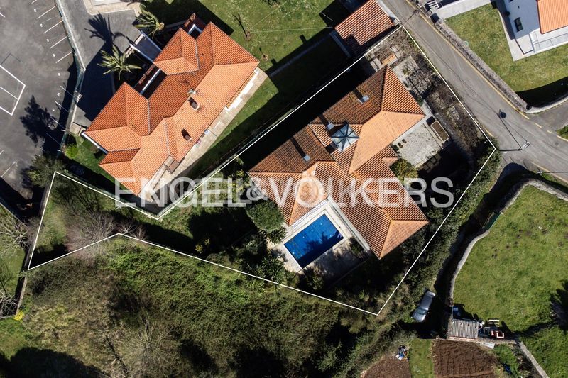 Foto 2945e936-d2e7-4443-bdc5-ffc2fa2bb4c0. Casa amb calefacció aparcament piscina a Llanes pueblo Llanes
