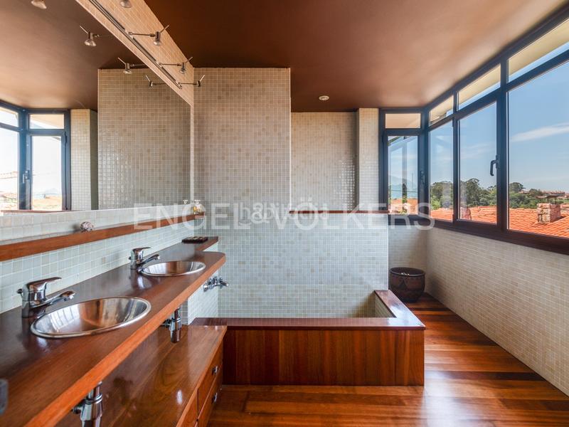 Foto 2a0bc1fb-5a1d-4b49-a8d1-7553a37b8db1. House with heating parking pool in Llanes pueblo Llanes