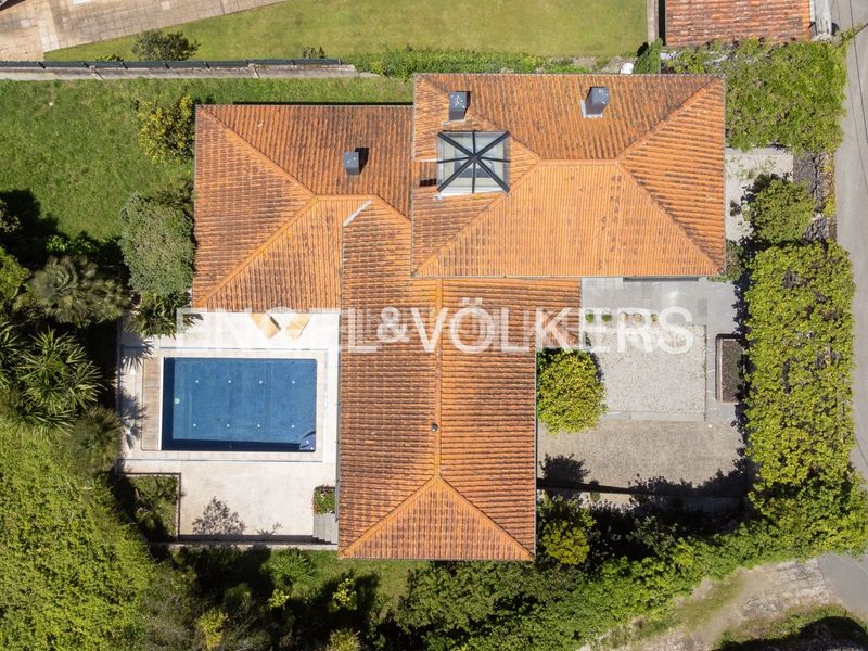 Foto 5e73e5f8-3164-431f-a664-45223cb86fa7. Casa amb calefacció aparcament piscina a Llanes pueblo Llanes