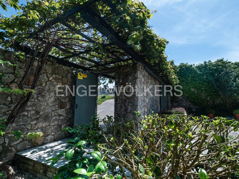 Foto acd13fd6-c0bb-4e55-a74c-5cd08d130582. House with heating parking pool in Llanes pueblo Llanes