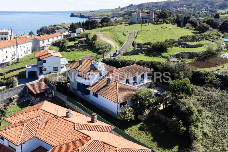 Foto d29ec215-c3d9-4ca0-8801-ca98f8645673. House with heating parking pool in Llanes pueblo Llanes