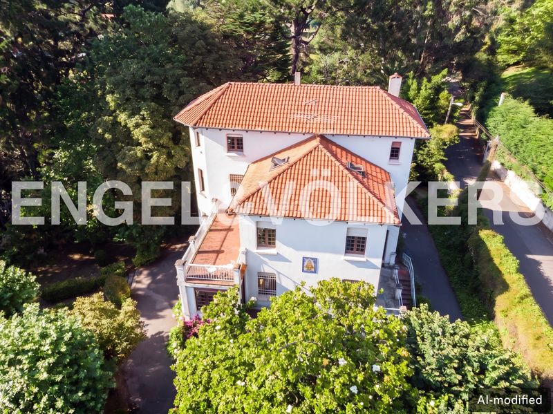 Foto a0e7345c-2fdd-450a-881d-863339c7a6ad. Casa amb calefacció aparcament a Somió Gijón