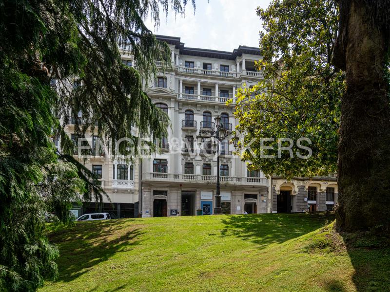 Foto 4804692b-be61-47a7-8588-bfb32409ba01. Apartament amb calefacció a Parque San Francisco - Uría Oviedo