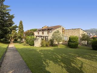 Casa a Olivares. Magnífica propiedad con espectaculares vistas en oviedo