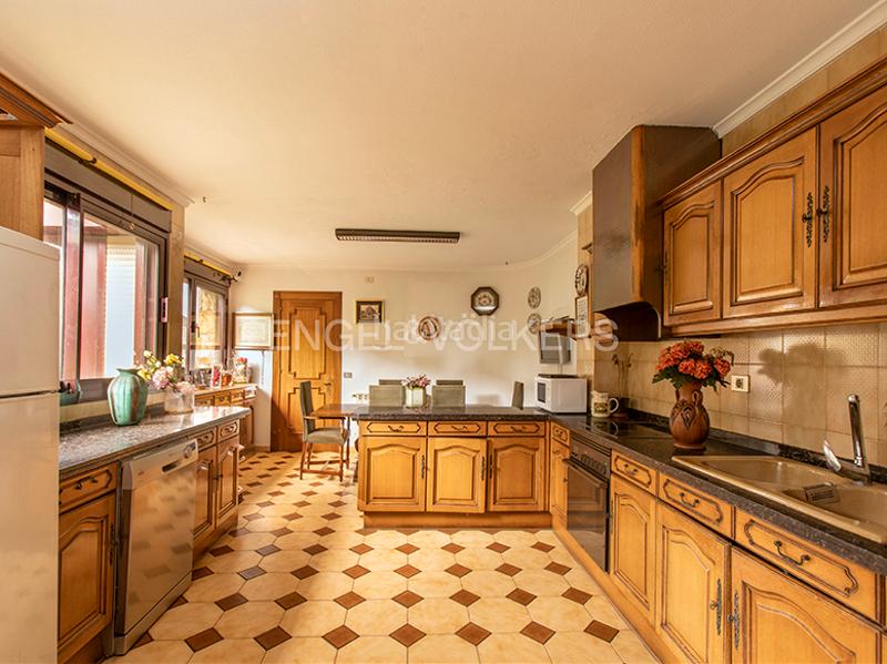 Foto 2914a551-4bb9-4e91-b96a-deae1cdac2e2. Casa con riscaldamento parcheggio in Olivares Oviedo