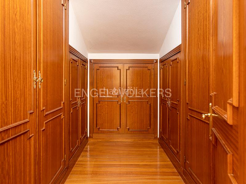 Foto 2d1e4756-a7eb-467b-b303-d1ee153fddf6. Casa con riscaldamento parcheggio in Olivares Oviedo