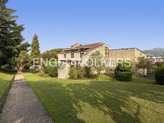 House in Olivares. Magnífica propiedad con espectaculares vistas en oviedo