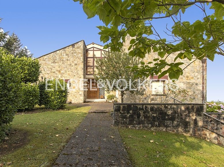 Foto bb02de85-34c9-4120-8467-fc86df45aefc. Casa amb calefacció aparcament a Olivares Oviedo